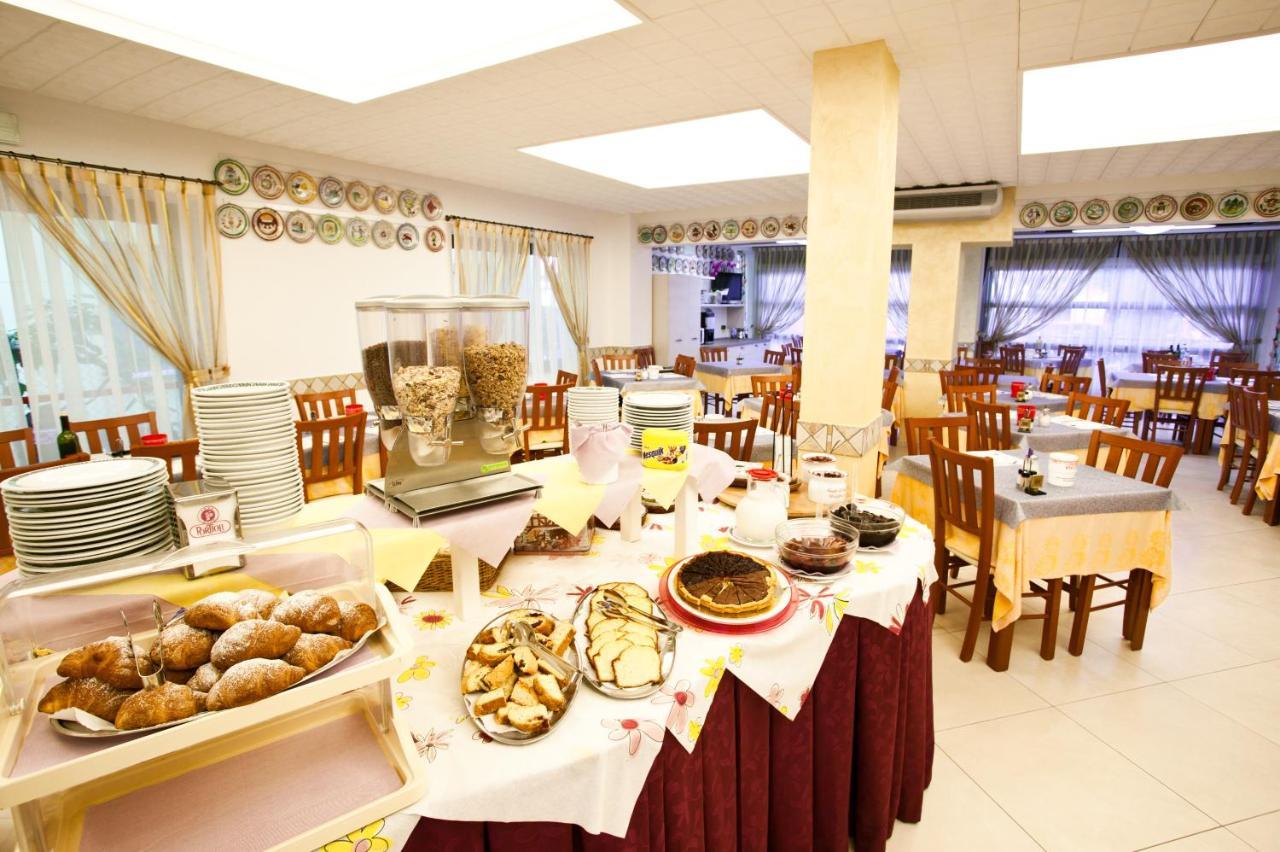 Hotel Dolcevita Cesenatico Extérieur photo