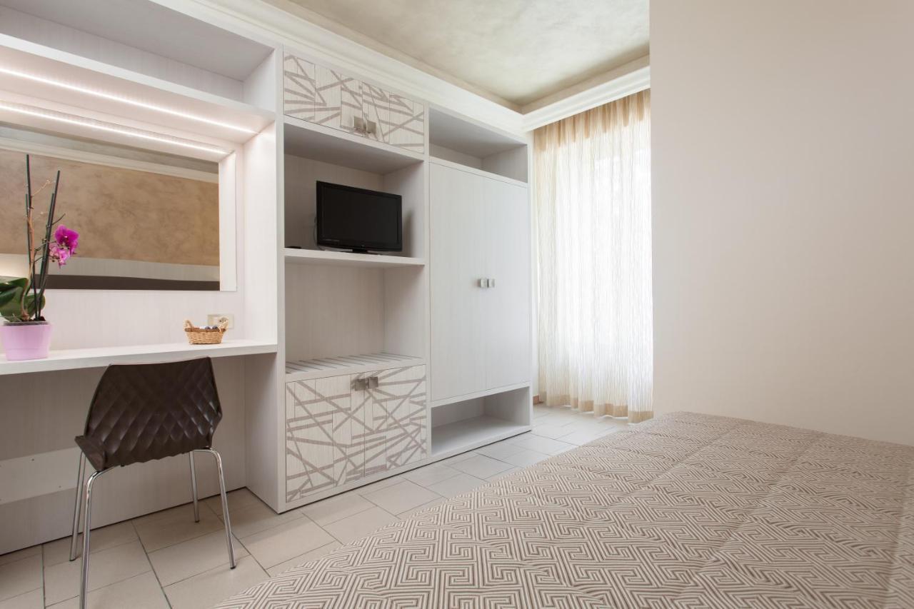 Hotel Dolcevita Cesenatico Extérieur photo