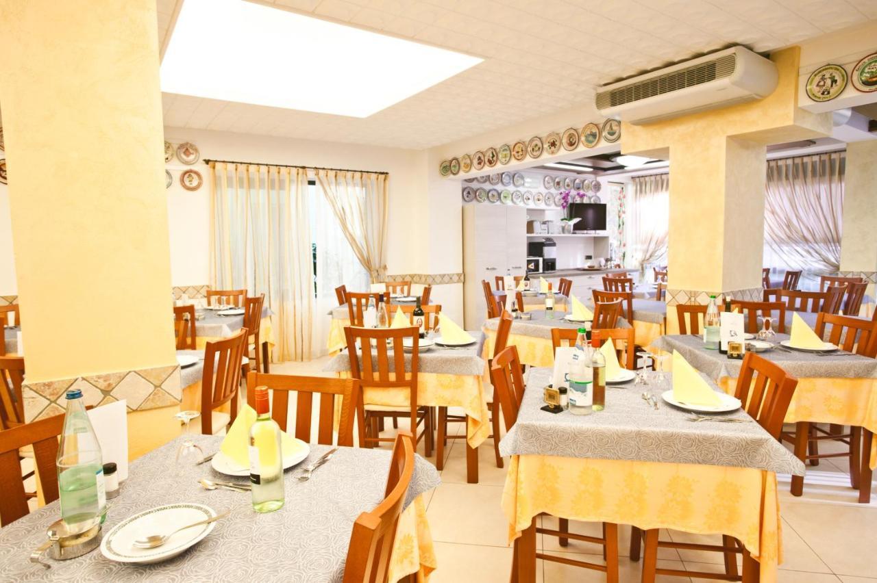 Hotel Dolcevita Cesenatico Extérieur photo