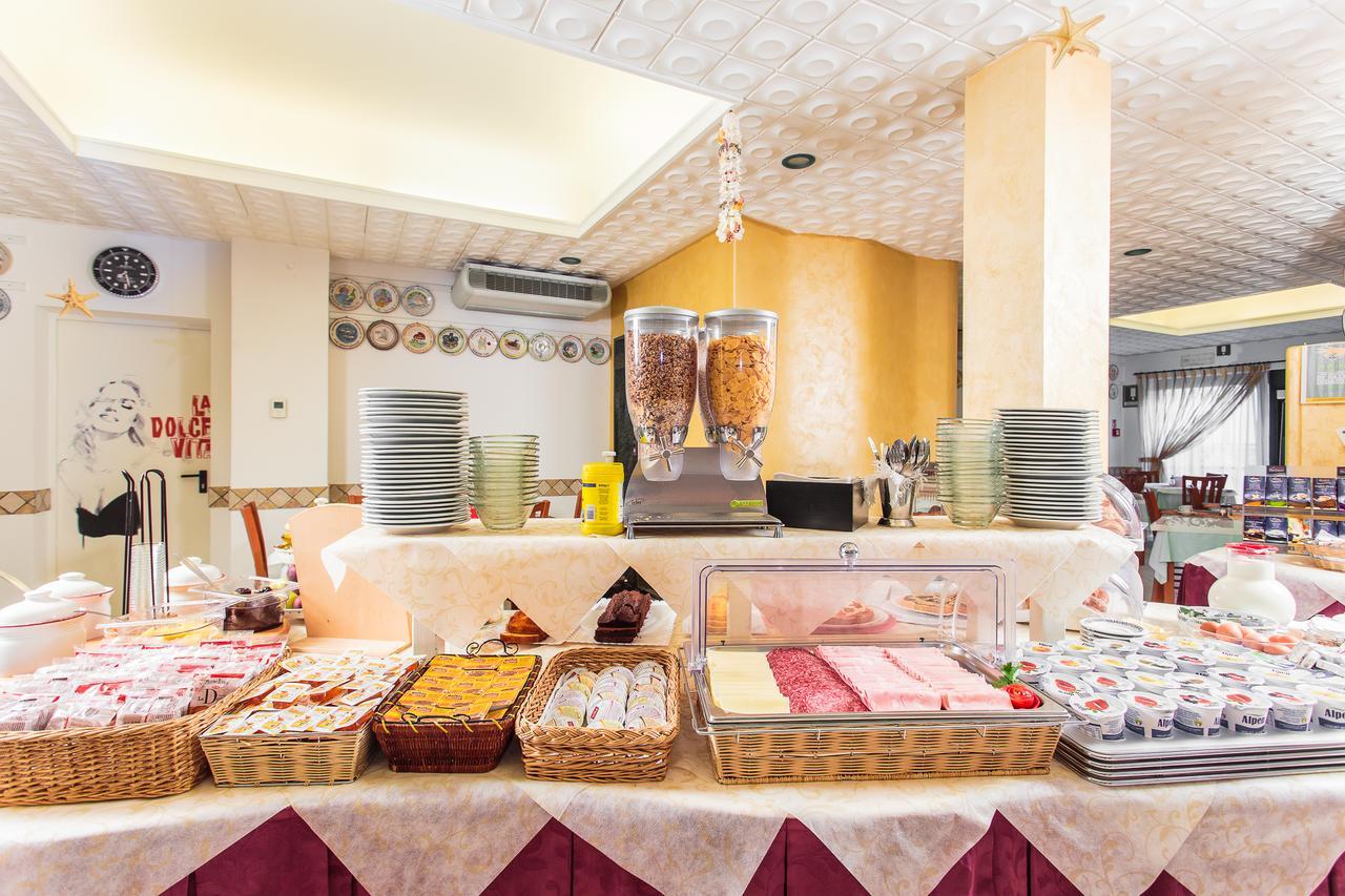Hotel Dolcevita Cesenatico Chambre photo
